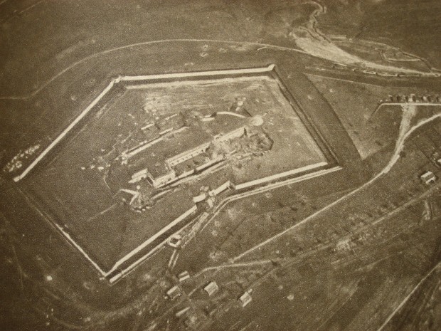 Unknown. Fort Douaumont, 1916. Image courtesy of Wikimedia Commons.